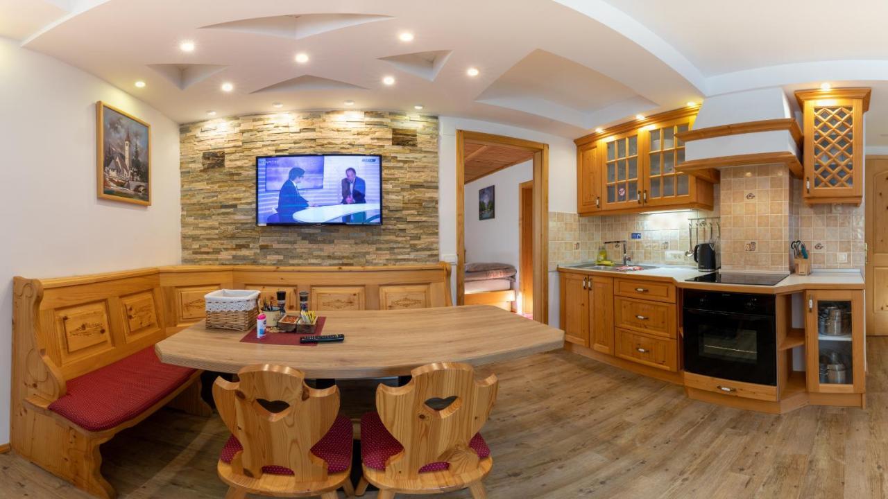 Apartments In Villa Flora Кранска гора Екстериор снимка
